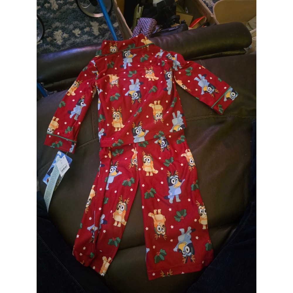 Bluey Christmas Pajamas Kids 3T Red Holiday Reindeer Bingo Fleece PJ Set NEW - Picture 2 of 5